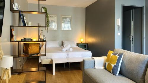 Antigone Apartment | Discover 5ème Ciel: Family-Friendly Concierge Experience