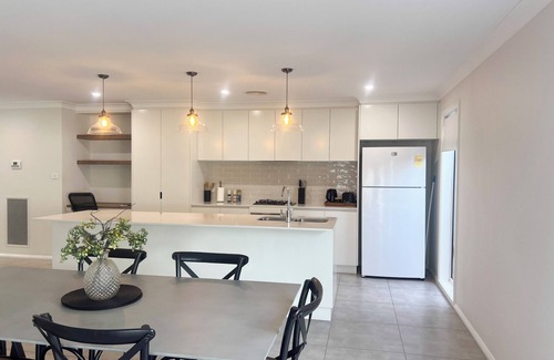 Wagga Wagga House | 5/14 Day Street Residence