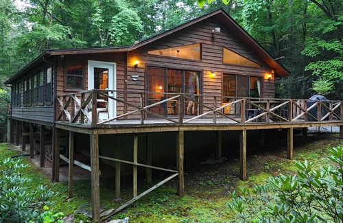 Indian Rock Springs Cabin | Serene Creek Front Retreat with High-Speed Internet & Pool