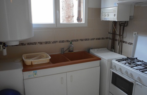 Sarlat-la-Caneda Cottage | Relaxing Gîte in Sarlat with Heated Pool & Pet-Friendly Amenities