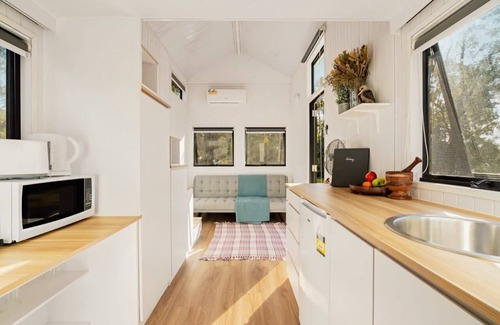 Jimboomba House | Pet-Friendly 5 Acre Retreat in Jimboomba - Ideal for Families