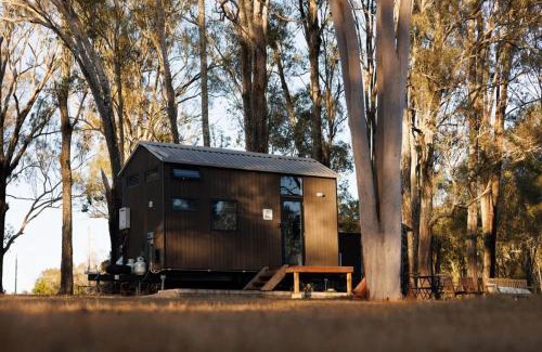Jimboomba House | Idyllic Jimboomba Retreat: Pet-Friendly Getaway Awaits