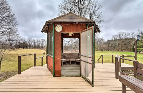 Pickerington Cottage | Family-Friendly 5-Acre Retreat with Woods & Hiking Trails