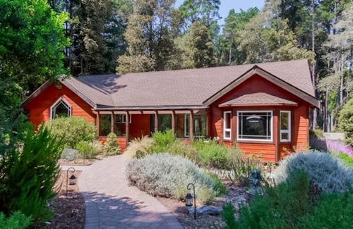 Fort Bragg House | Idyllic Forest Retreat with Ocean Views near Beach