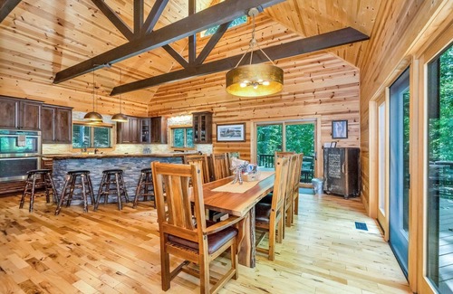 Lansing Cabin | Pet-Friendly Retreat: Our Place To Paws with Game Room
