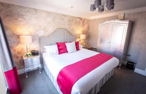 Tarporley House | Accessible Comfort at 5 Arderne for Your Next Stay