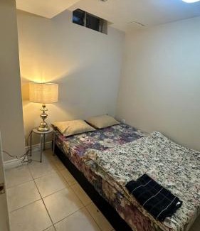 Brampton House | Cozy 5 Basement Suite in Brampton - Near Bramalea Rd Plaza