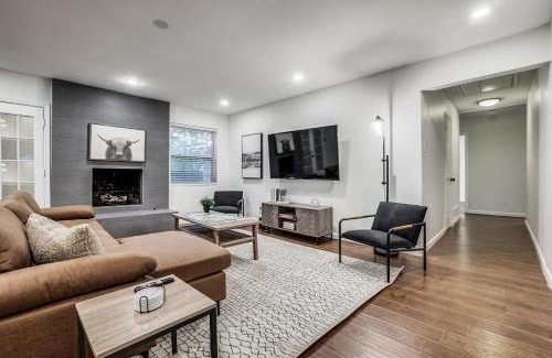 Park Central House | 5-BD 2-BA Spring Valley Park Home w Backyard Fun