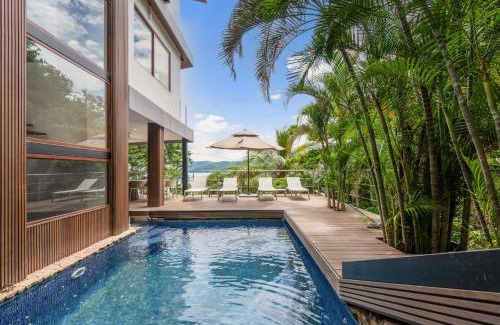 Playa Flamingo House | Cliffside Retreat: 4-Bedroom Home with Pool & Ocean Views
