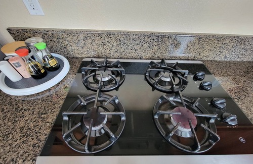 Elk Grove House | Inviting 5 BD Home with Pool and Fire Pit for Your Stay