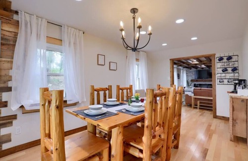 New Providence House | Relaxing Retreat with Hot Tub Near Hunting & Hiking