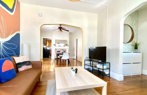 Buffalo House | Family-Friendly 5 BDR Home with Fast WiFi & Comfy Beds