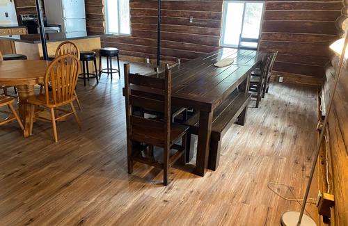 Petawawa House | Beautiful Lakefront Log Home with Trails & Spa Amenities