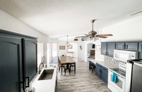 Lake Havasu City House | Lakefront 5-Bedroom Retreat with Pool & Views - Rated 10/10