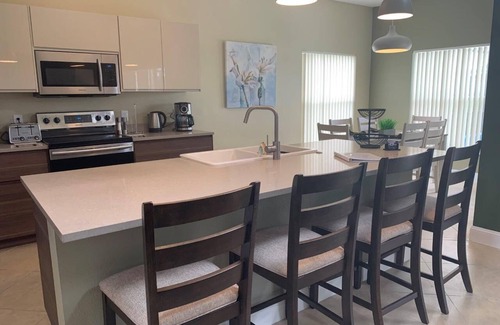 Cumbrian Lakes Villa | Executive 5 Bed Home with Pool near Disney - Rated 10/10