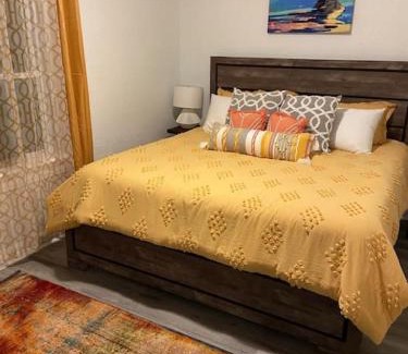 River Ridge Estates House | Spacious 5-Bed Retreat with Pool Table, Steps to Beach