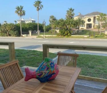 River Ridge Estates House | Spacious 5-Bed Retreat with Pool Table, Steps to Beach