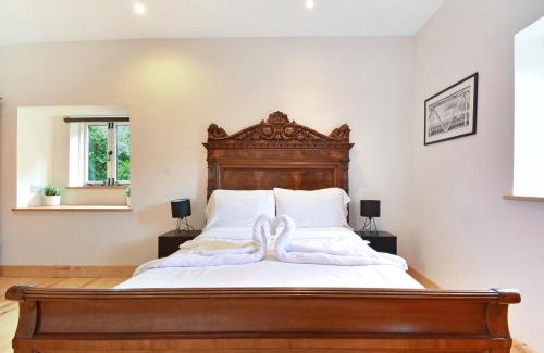 Isle of Thanet House | Cozy 5 Bed Barn Conversion with Private Hot Tub