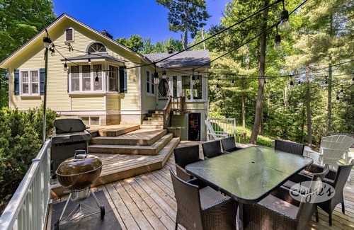 Torrance Cottage | Spacious Cottage with Rooftop Deck & Breathtaking Views!