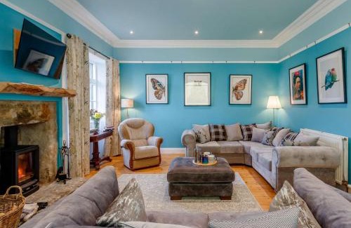 Pittenweem House | Family-Friendly 5-Bed Retreat in Anstruther with Hot Tub