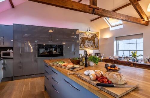 Appledore House | Cozy 5-Bed Retreat in Pet-Friendly Appledore
