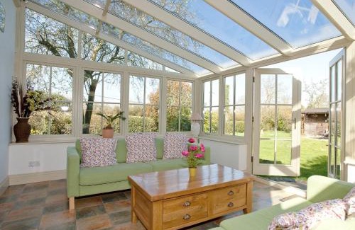 New Forest District House | Family-Friendly 5 Bed Retreat in Godshill NFL35