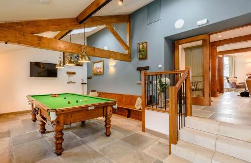 Fourstones Near Bentham House | Welcoming 5-Bed Retreat in Ingleton with Hot Tub