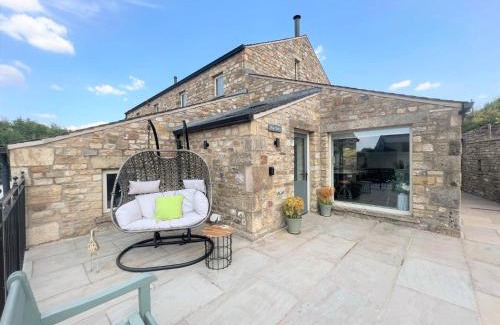 Fourstones Near Bentham House | Welcoming 5-Bed Retreat in Ingleton with Hot Tub