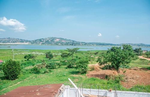 Entebbe Villa | Family-Friendly Lakeview Villa with Rooftop and Pool