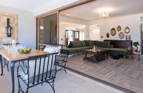 Petaloudes Villa | 5 bed luxury villa in Rhodes Town.