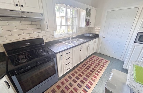 Runaway Bay Villa | Family-Friendly 5-Bed Villa with Pool in Runaway Bay