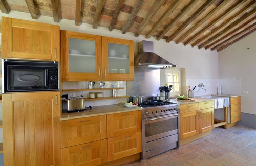 San Casciano dei Bagni Villa | Impressive 5-Bedroom Retreat with Private Pool & Views