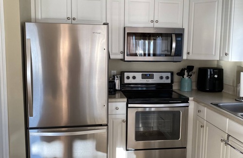 Myrtle Beach House | Coastal Retreat: 5 Bedrooms, Steps to the Beach & Pool