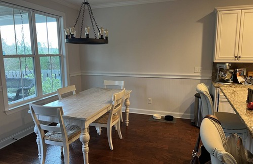 Evans House | Spacious 5-Bedroom Retreat with Hot Tub for Masters 2024
