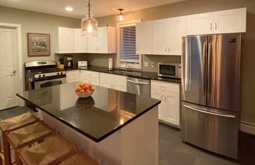 Ludlow House | Indulgent OKEMO Ski and Lake Home with Pool & Spa