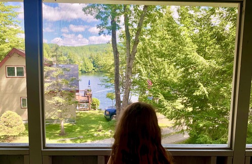 Ludlow House | Indulgent OKEMO Ski and Lake Home with Pool & Spa