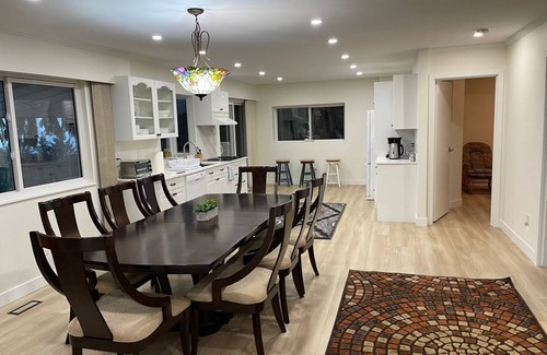Lions Bay House | 5-Bedroom 4-Bathroom full house, "Breathtaking Views"