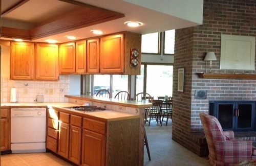 Manistee House | Scenic 5 Bedroom Retreat with Beach Access & Lake Views
