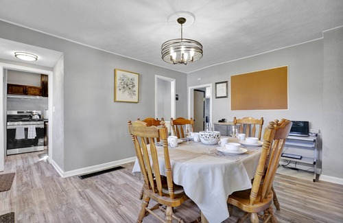 Lansing House | Cozy 5-Bedroom Home with Breakfast and Kid-Friendly Amenities