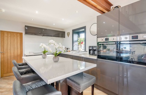 Wigton Cottage | Premier 5 Bedroom Stay in Bowness-on-Solway with Spa