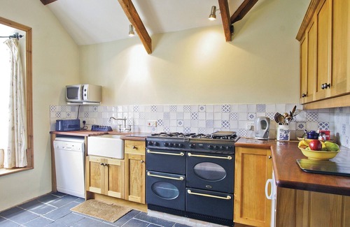Saint Erth Praze Cottage | Ideal 5-Bedroom Retreat in St Erth with Ocean View