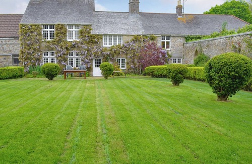 Saint Erth Praze Cottage | Ideal 5-Bedroom Retreat in St Erth with Ocean View