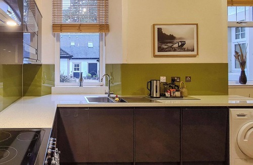 Stronachlachar Cottage | Welcoming 5-Bedroom Getaway in Stronachlachar