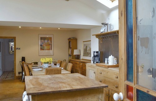 Hebden Bridge Cottage | Spacious 5-Bedroom Retreat in Colden near Hebden Bridge