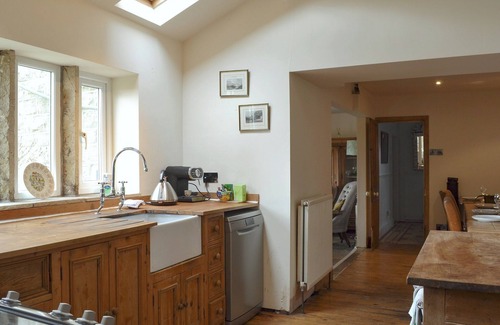 Hebden Bridge Cottage | Spacious 5-Bedroom Retreat in Colden near Hebden Bridge
