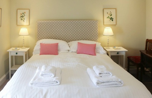 Isle of Seil Cottage | 5 bedroom accommodation in Ardmaddy Castle, near Oban