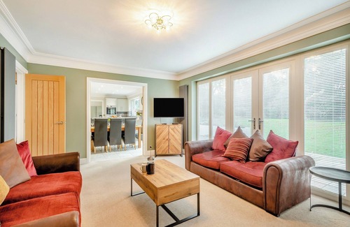 Overstrand Cottage | Elegant Oceanfront Retreat with Five Bedrooms & Stunning Views