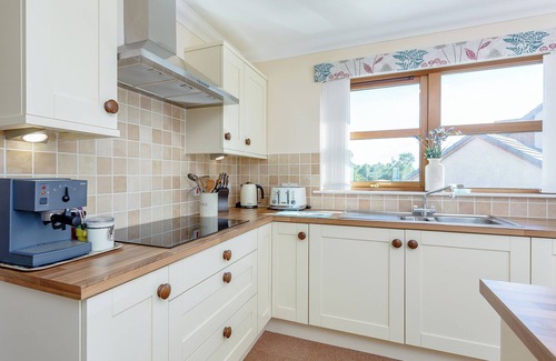 Aviemore Cottage | Guest Rated 10/10: Spacious 5 Bedroom Retreat in Aviemore