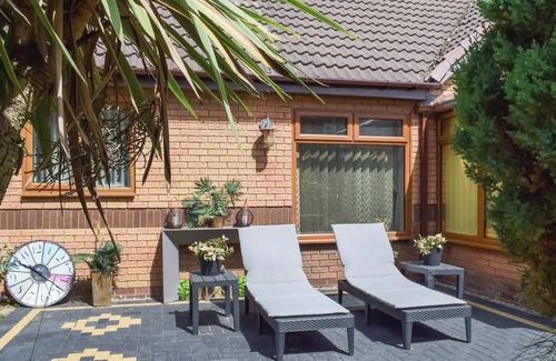 West Bridgford Cottage | 5 bedroom accommodation in Gamston, near Nottingham