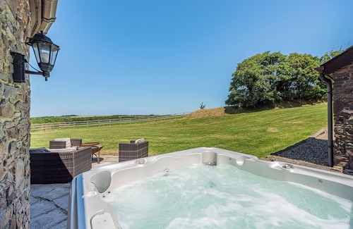Hartland Cottage | Beautiful 5-Bedroom Retreat with Oceanfront Views in Hartland
